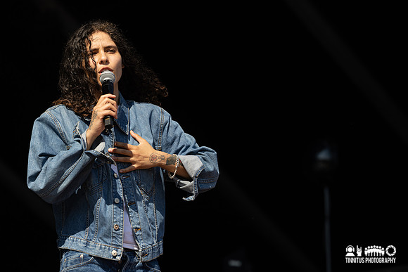 070 Shake in concert