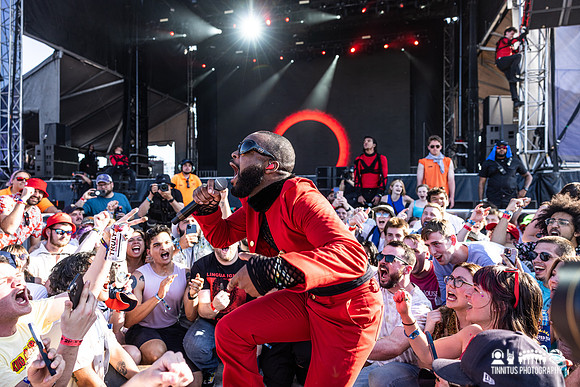 Genesis Owusu in concert