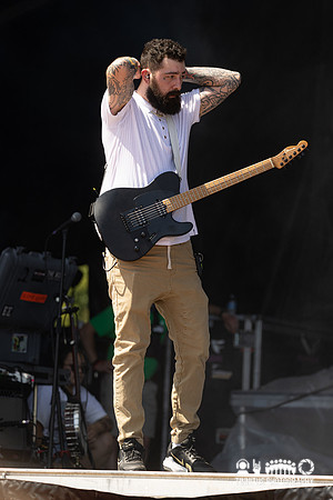 Loveless in concert