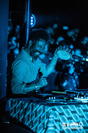 Om in concert
