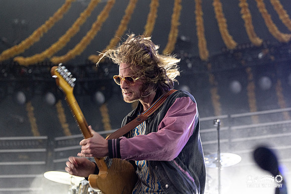 Milky Chance in concert