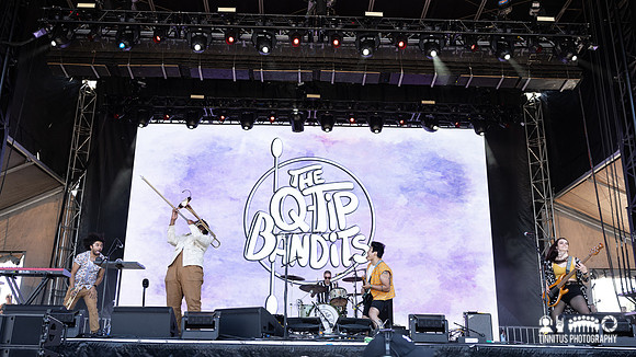 Q Tip Bandits in concert