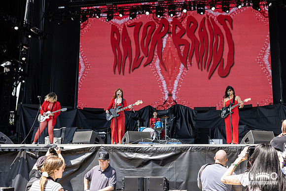 Razor Braids in concert