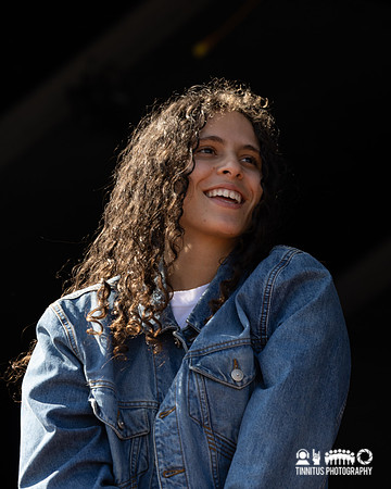 070 Shake in concert