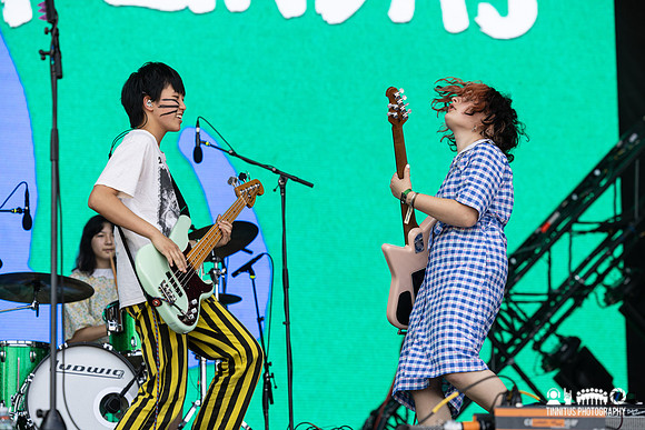 The Linda Lindas in concert