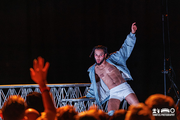 Peaches in concert