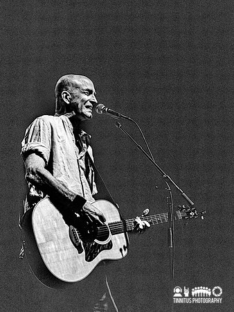 J Robbins in concert