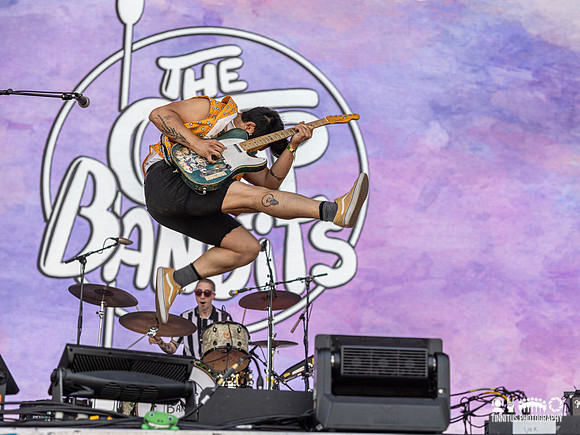 Q Tip Bandits in concert