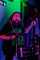 Worshipper in concert
