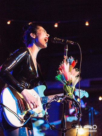 Dum Dum Girls in concert