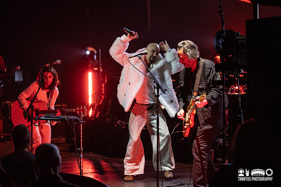 James in concert