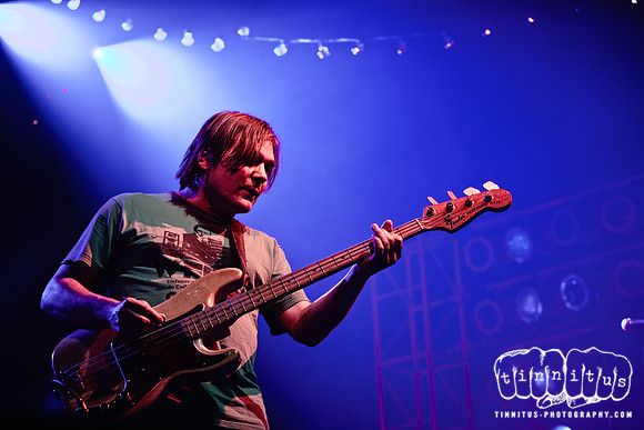 Pavement in concert
