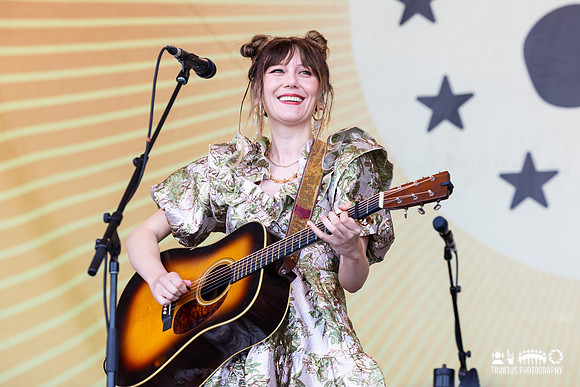 Molly Tuttle and the Golden Highway in concert