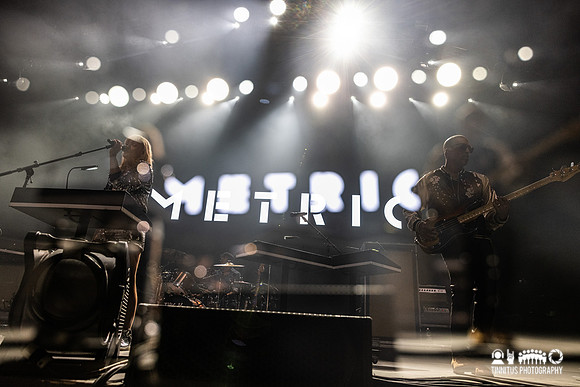 Metric in concert
