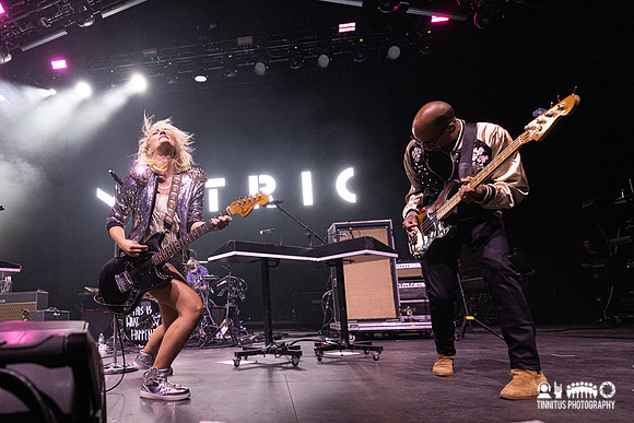 Metric in concert