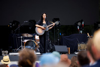 Haley Heynderickx in concert