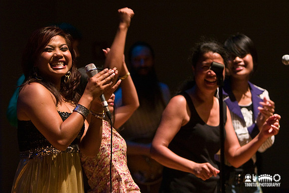 Dengue Fever in concert