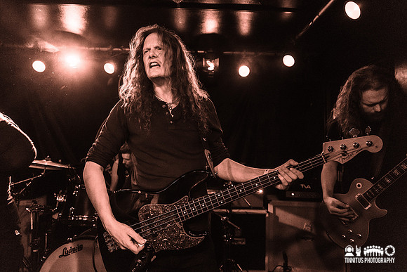 Famyne in concert