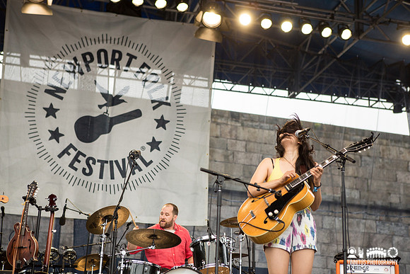 Thao & The Get Down Stay Down in concert