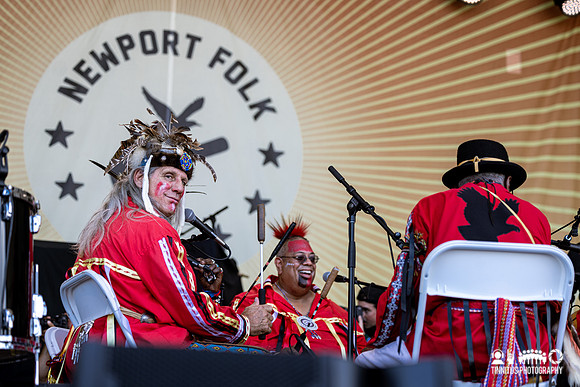 Eastern Medicine Singers in concert
