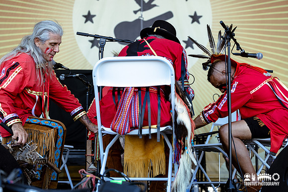 Eastern Medicine Singers in concert