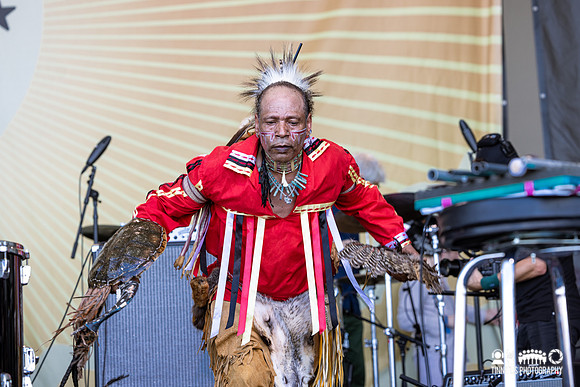 Eastern Medicine Singers in concert