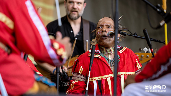 Eastern Medicine Singers in concert