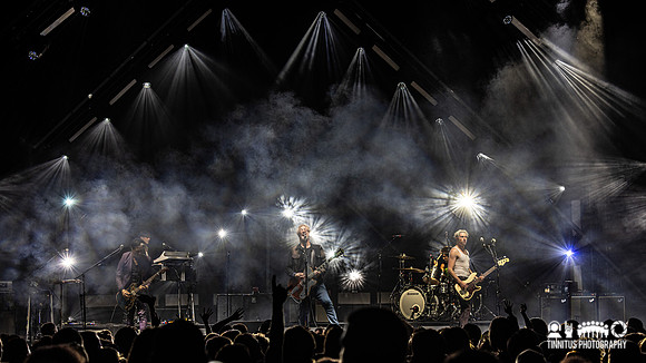 Queens of the Stone Age in concert