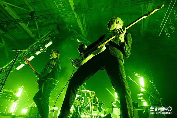 Queens of the Stone Age in concert