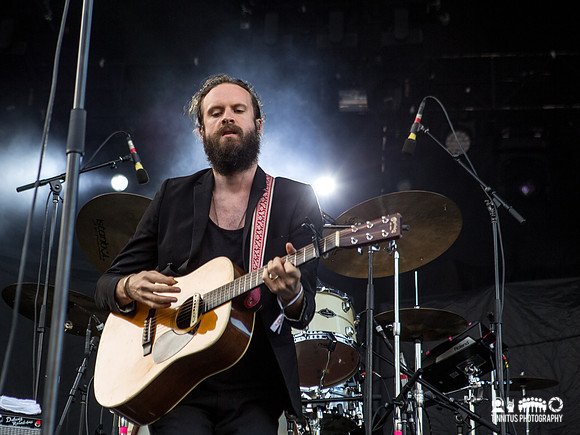 Father John Misty in concert