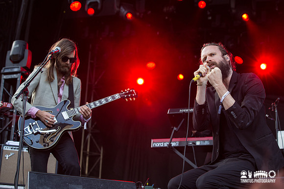 Father John Misty in concert
