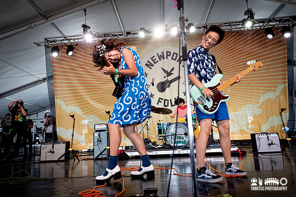 The Linda Lindas in concert