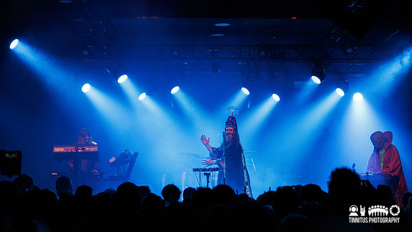 HENGE in concert
