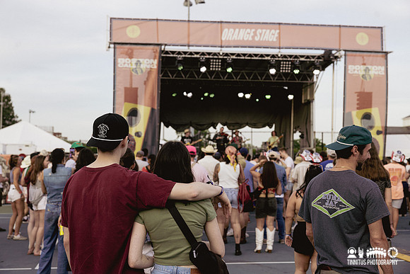 Ward Hayden and the Outliers in concert