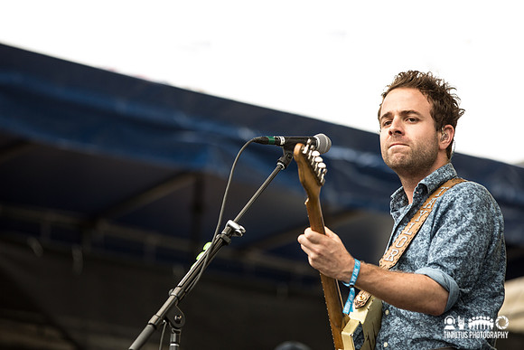 Dawes in concert