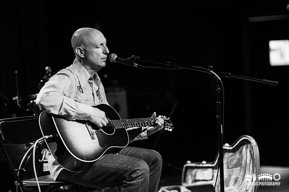 Andrew Cohen in concert