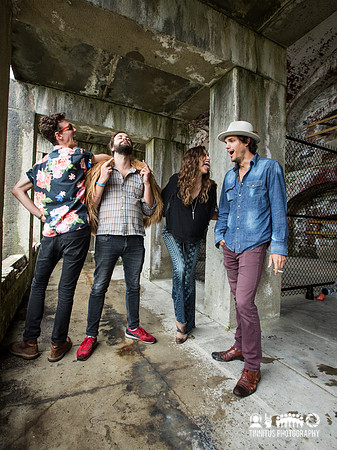 Photo shoot with Houndmouth