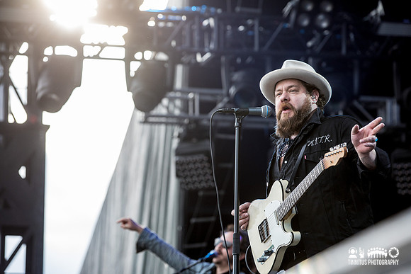 Nathaniel Rateliff and the Night Sweats in concert