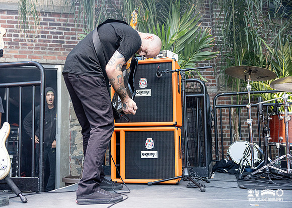 Mondo Generator in concert