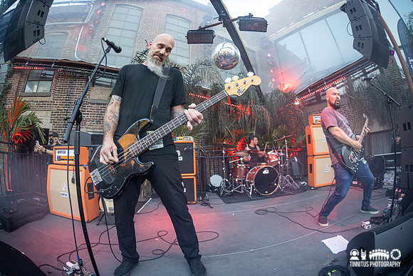Mondo Generator in concert