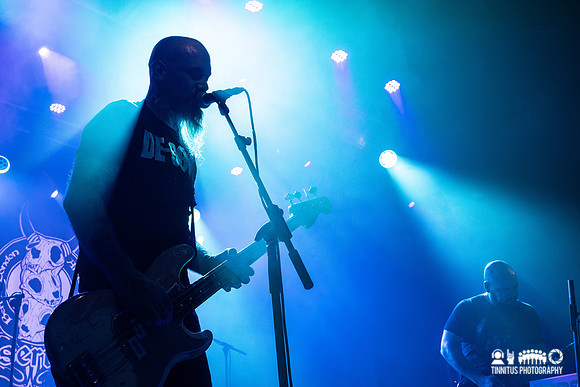 Mondo Generator in concert