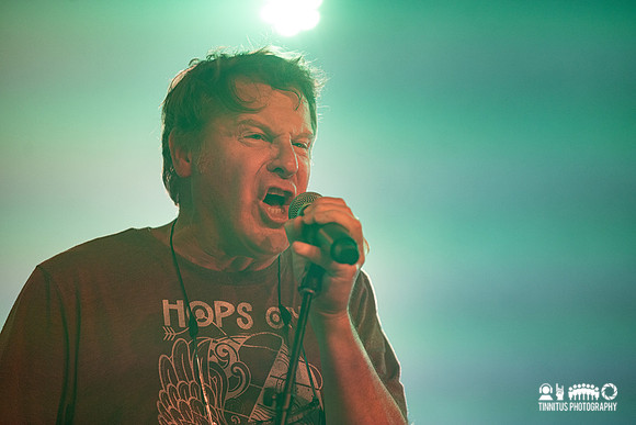 Pavement in concert