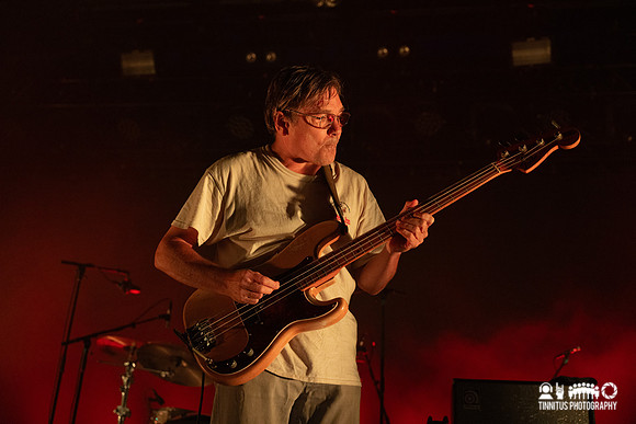 Pavement in concert