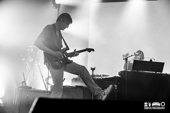 Pavement in concert