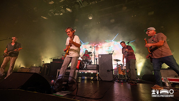 Pavement in concert