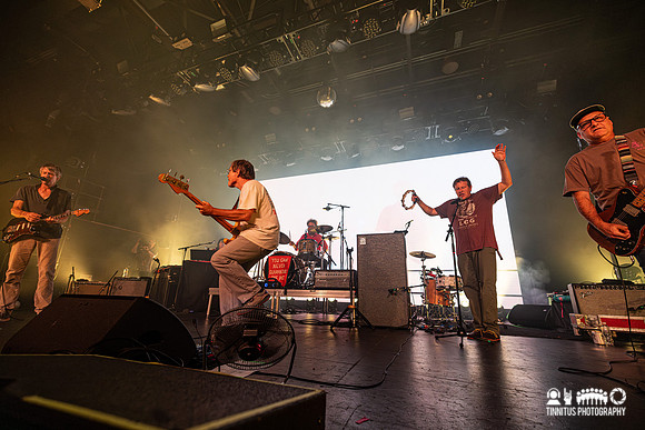 Pavement in concert
