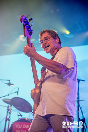 Pavement in concert