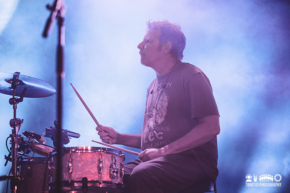 Pavement in concert