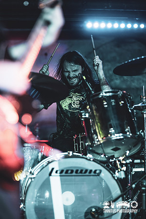 REZN in concert