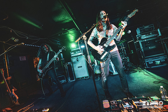 REZN in concert